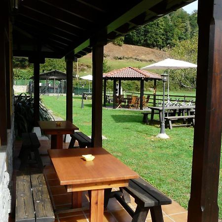 Apartamentos El Castaneu Corao Екстер'єр фото