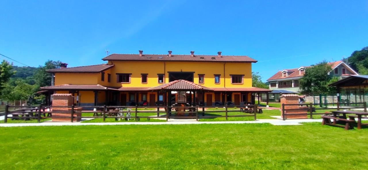 Apartamentos El Castaneu Corao Екстер'єр фото
